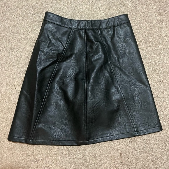 Zara Basic collection black vegan leather A-Line mini skirt size XS - Picture 3 of 10